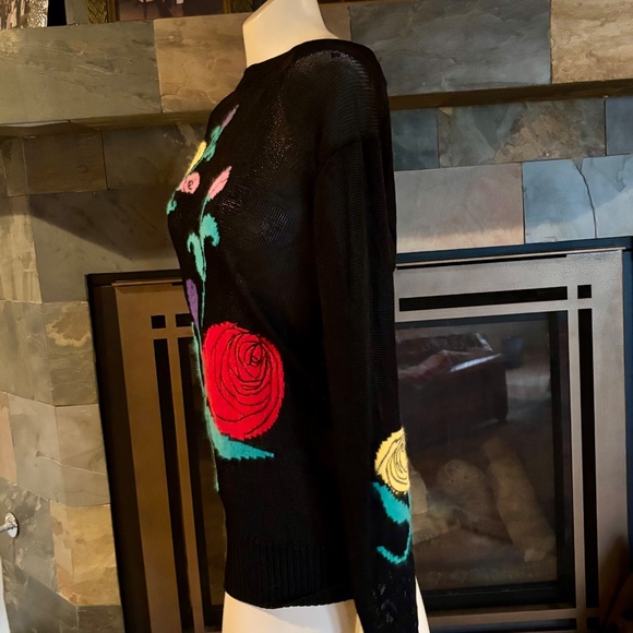80s Mondi Floral Embroidered Red Yellow Stylized Roses Slinky Sweater 38 M - Picture 2 of 5